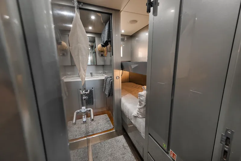 U Wish Yacht Photos Pics 