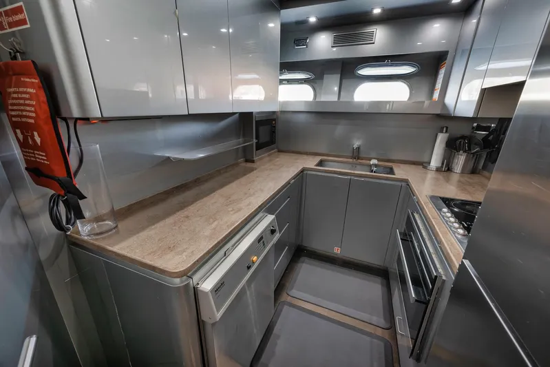 U Wish Yacht Photos Pics 