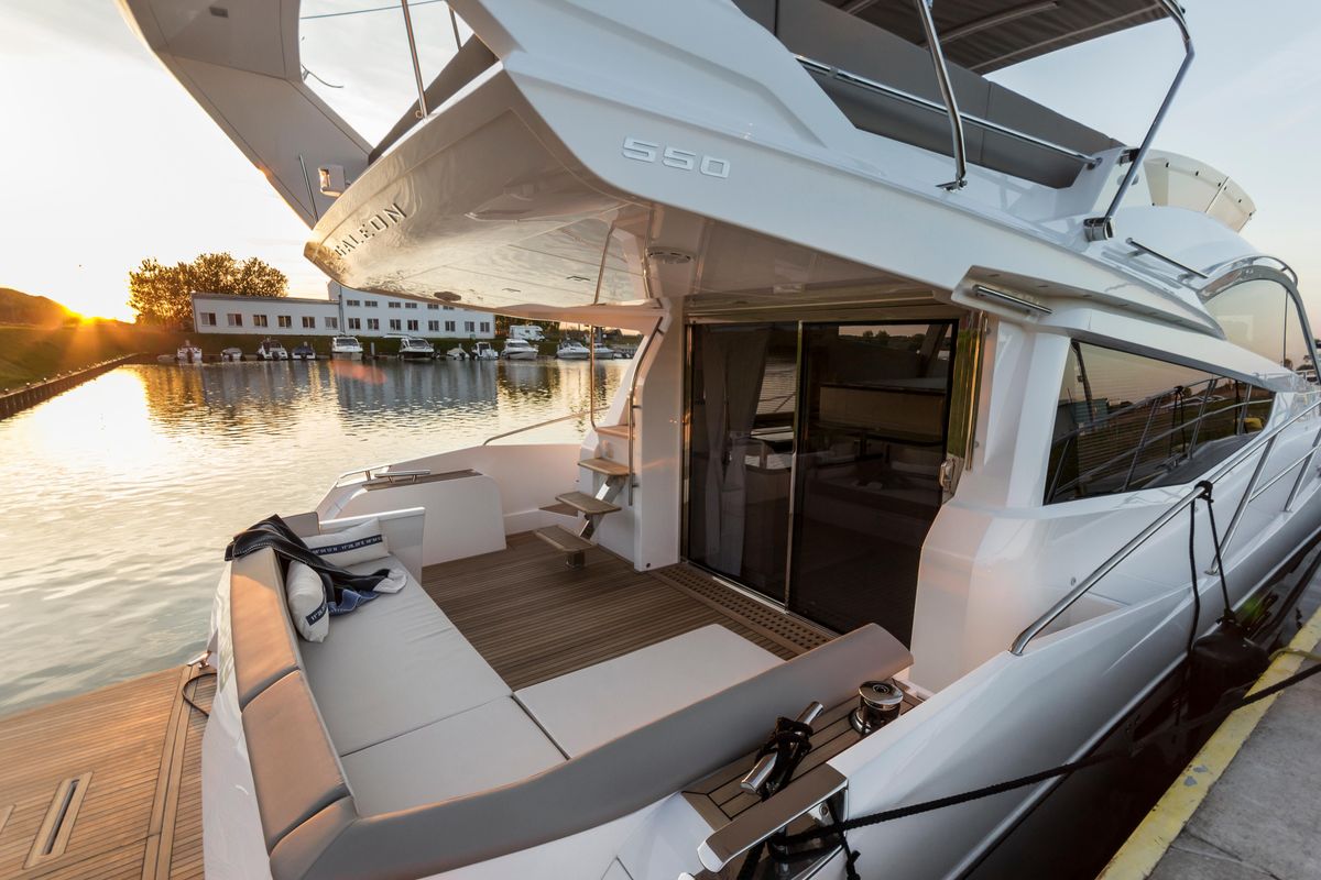 2013 Galeon 58 