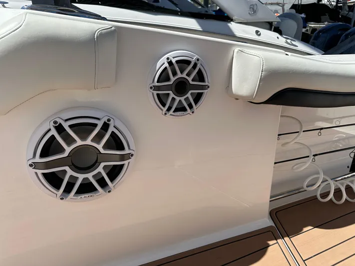  Yacht Photos Pics 2022 Tidewater 280 CC boat speakers and seating detail.