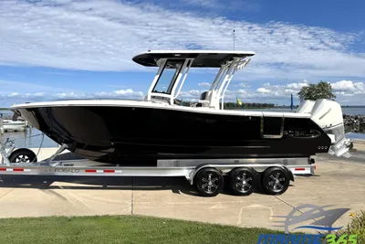 Robalo R270 Center Console