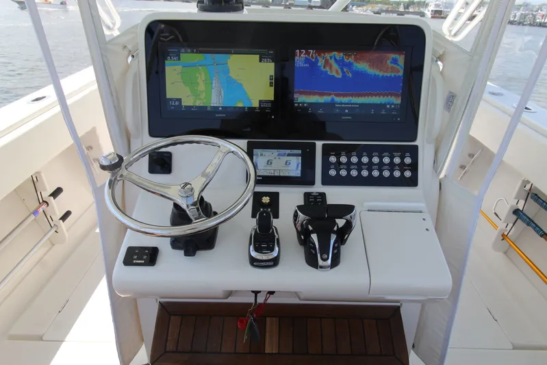 Tighten Up Yacht Photos Pics 