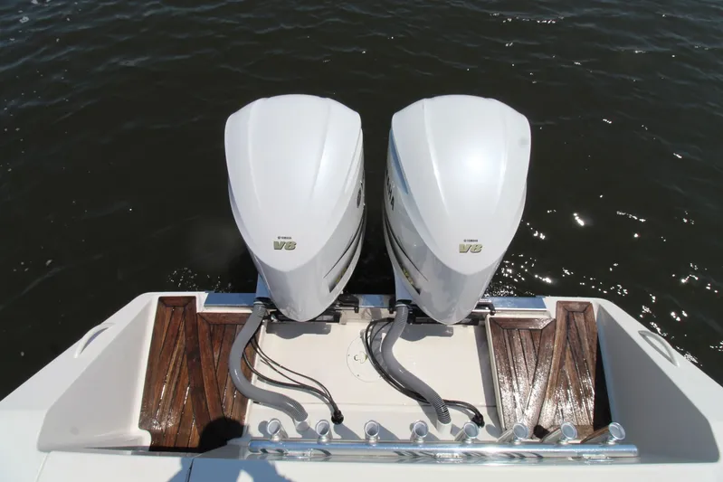 Tighten Up Yacht Photos Pics 