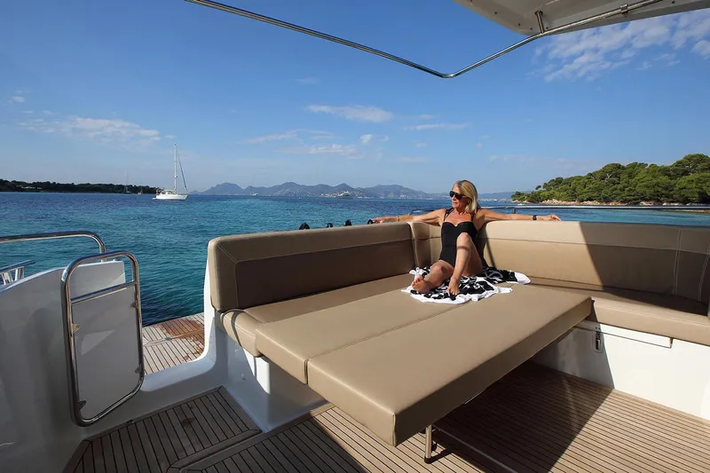  Yacht Photos Pics Manufacturer Provided Image