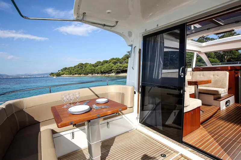  Yacht Photos Pics Manufacturer Provided Image