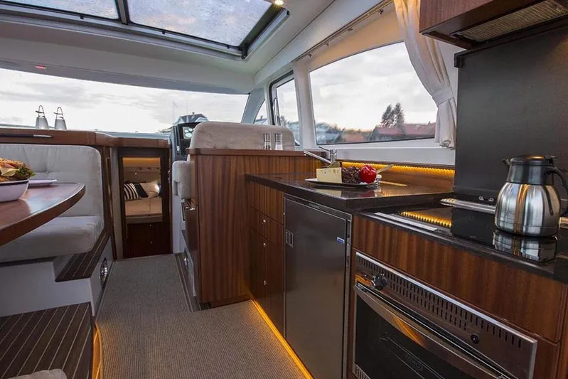  Yacht Photos Pics Manufacturer Provided Image