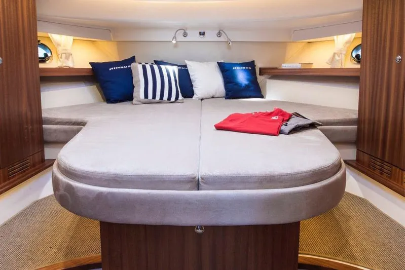  Yacht Photos Pics Manufacturer Provided Image