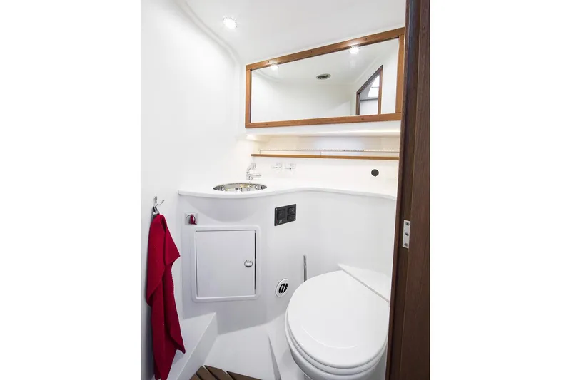  Yacht Photos Pics Manufacturer Provided Image