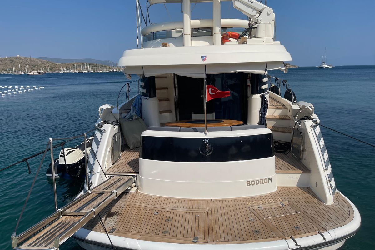2000 Fairline 63
