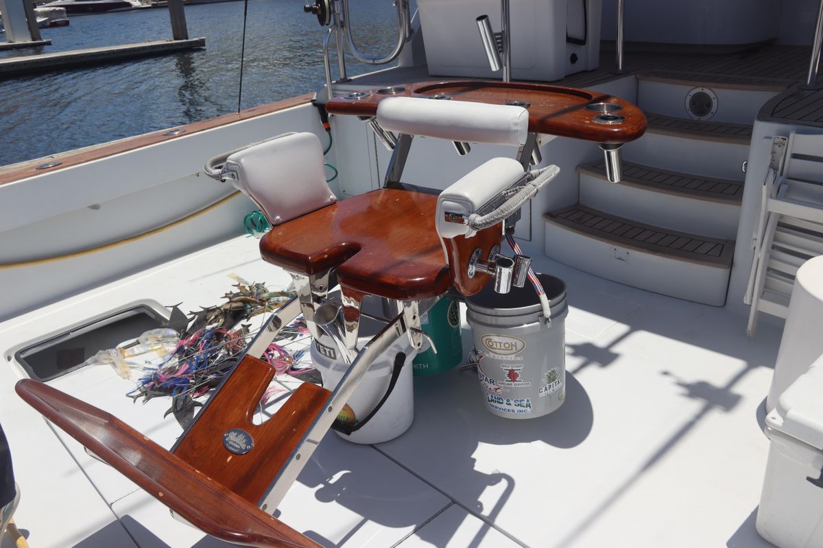 2003 Hatteras 70 