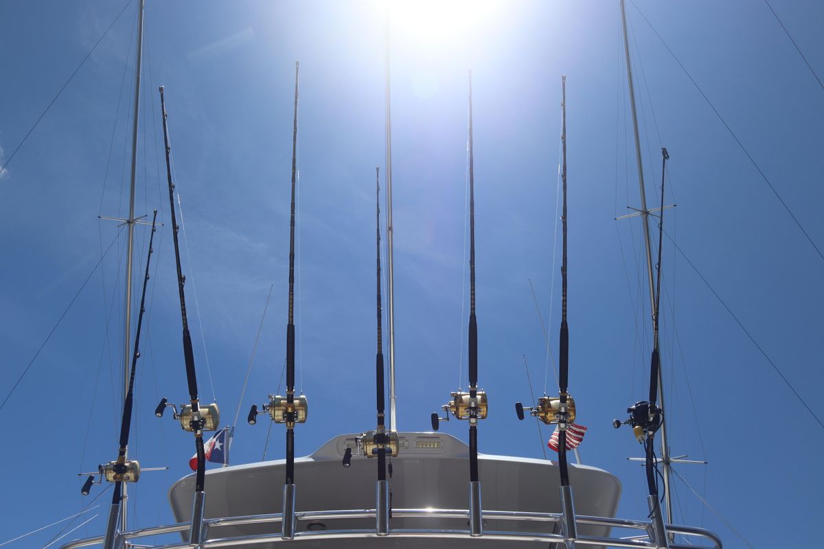 2003 Hatteras 70 