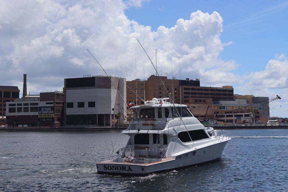 2003 Hatteras 70 