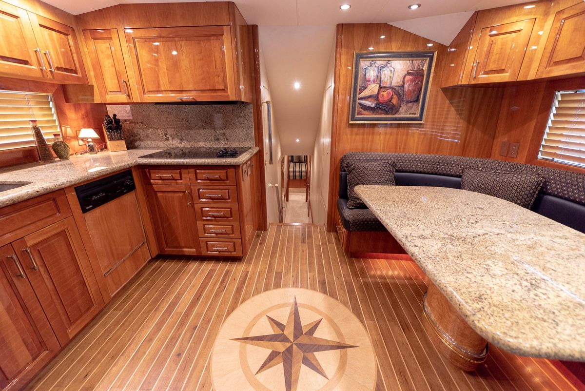 2003 Hatteras 70 