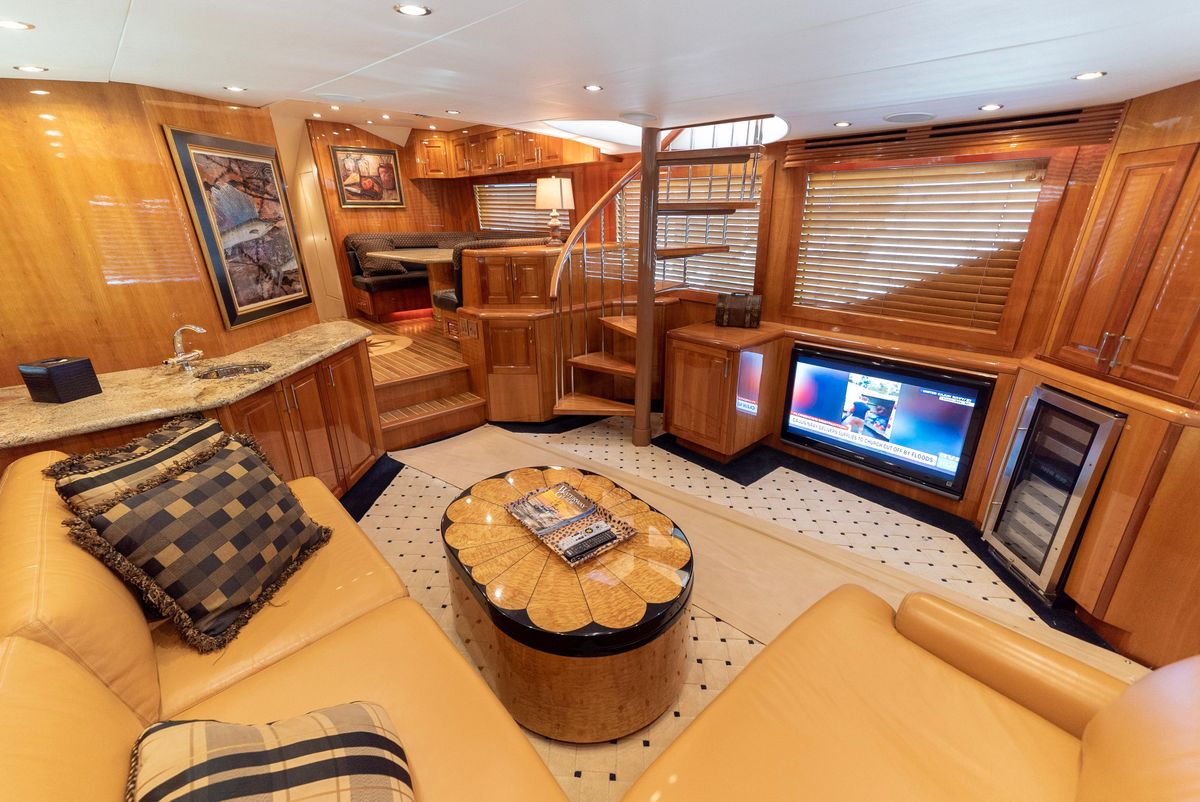 2003 Hatteras 70 