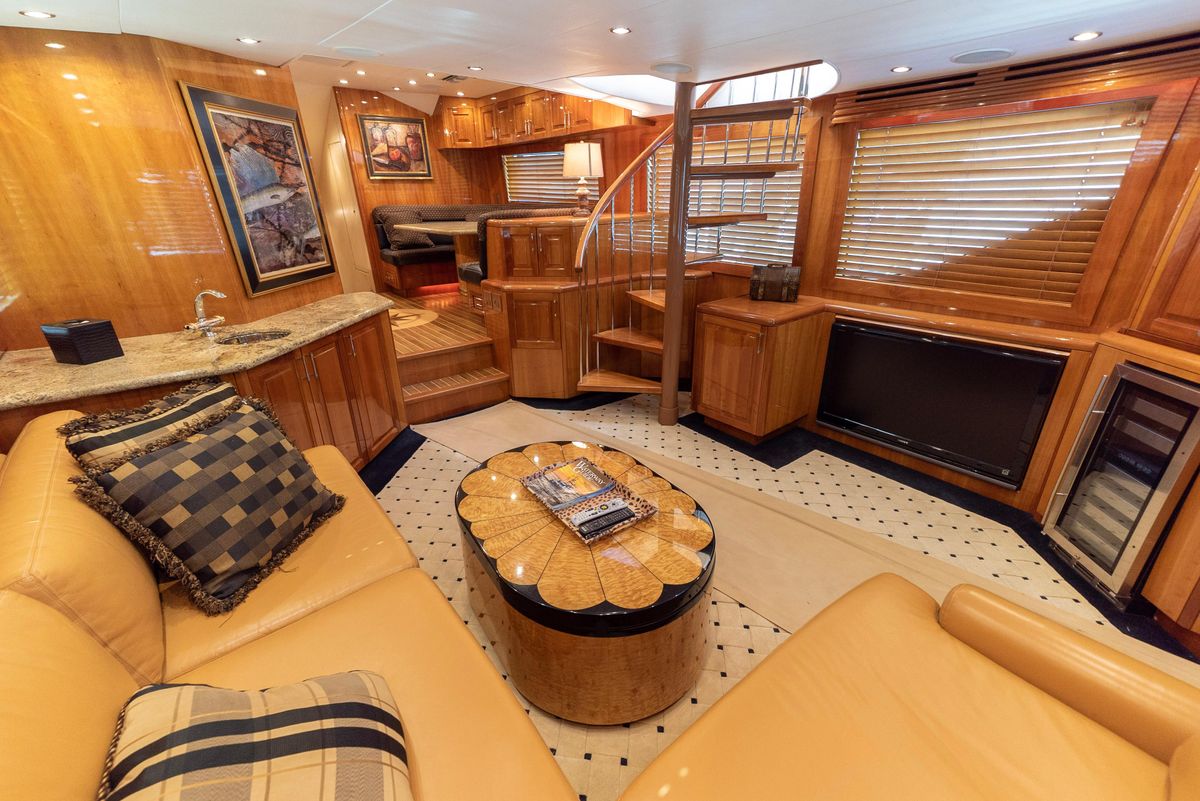 2003 Hatteras 70 