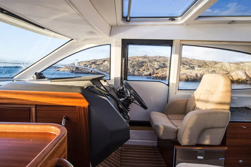  Yacht Photos Pics Manufacturer Provided Image