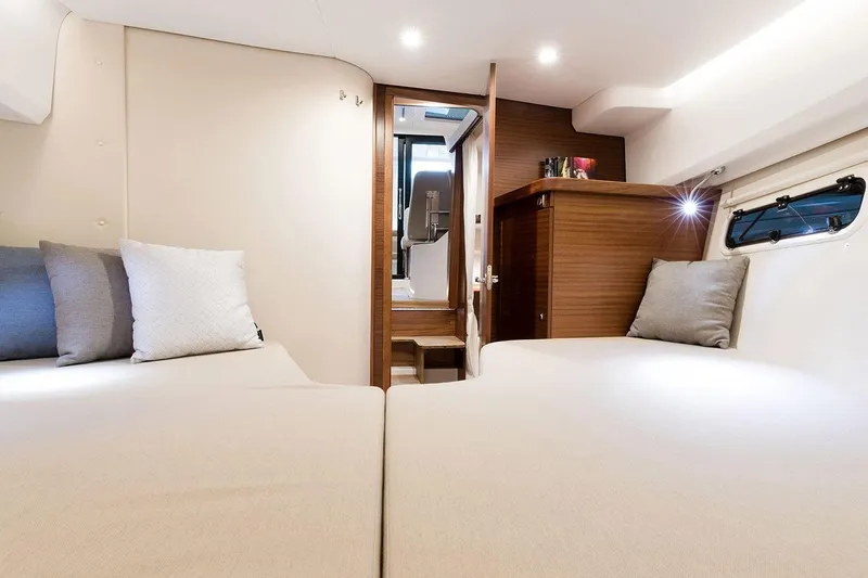  Yacht Photos Pics Manufacturer Provided Image