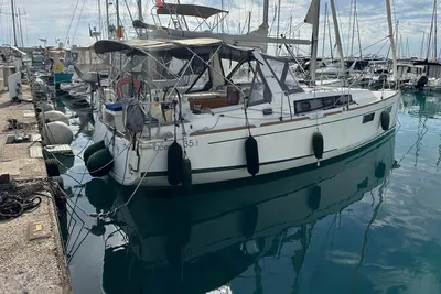 2017 Beneteau Oceanis 35.1