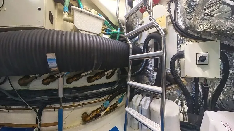 Above Deck Yacht Photos Pics 