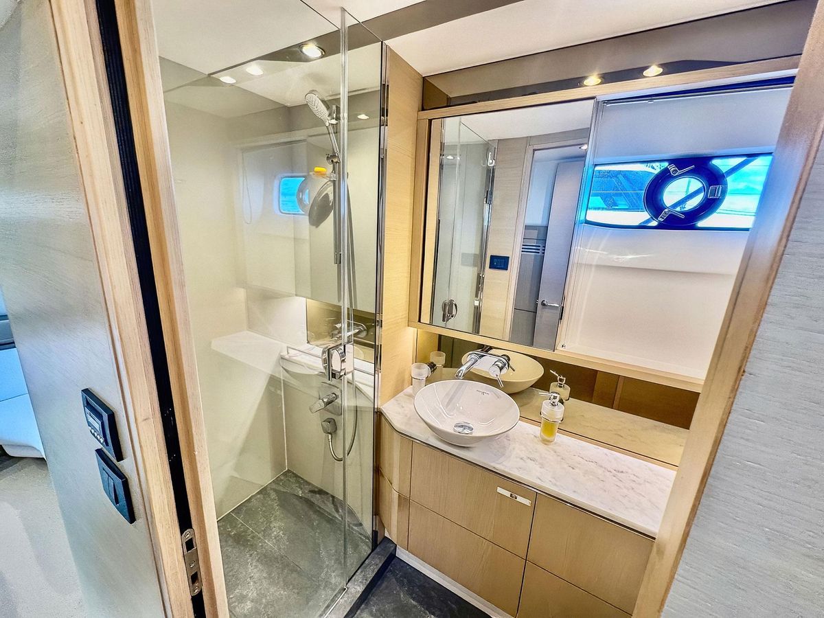 2018 Princess 60 