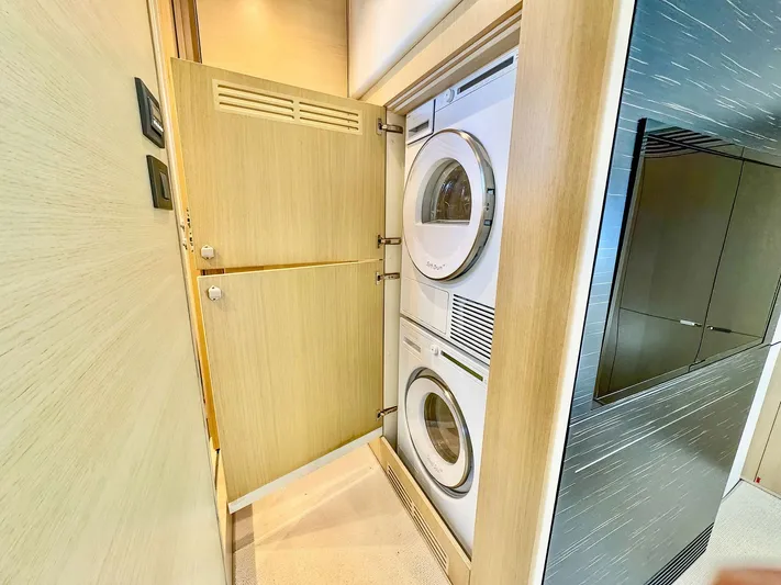 Above Deck Yacht Photos Pics 