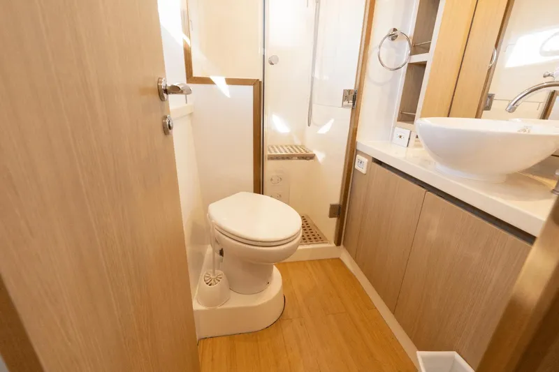 Cay Sera Yacht Photos Pics 