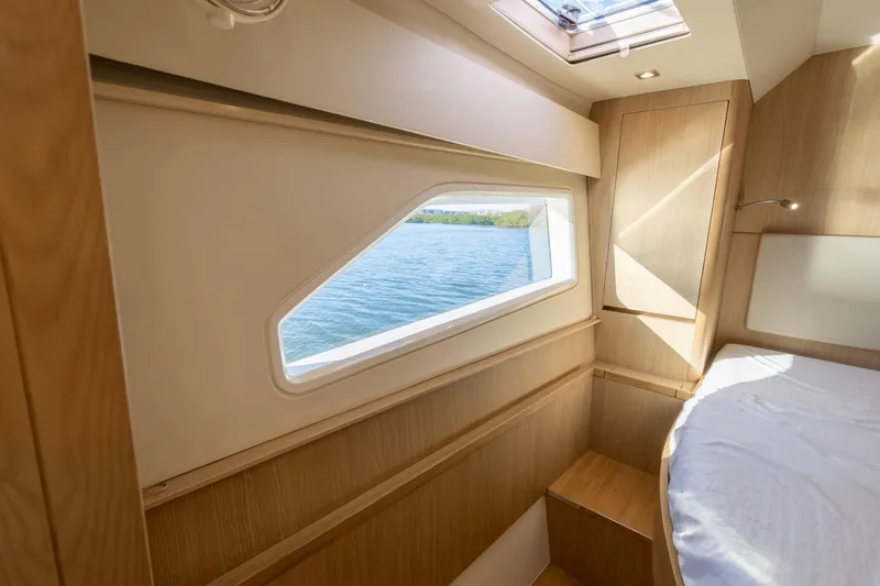 Cay Sera Yacht Photos Pics 