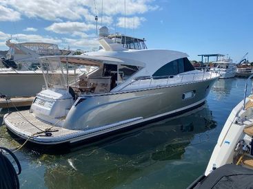 2018 54' Belize-54 Sedan Sturgeon Bay, WI, US