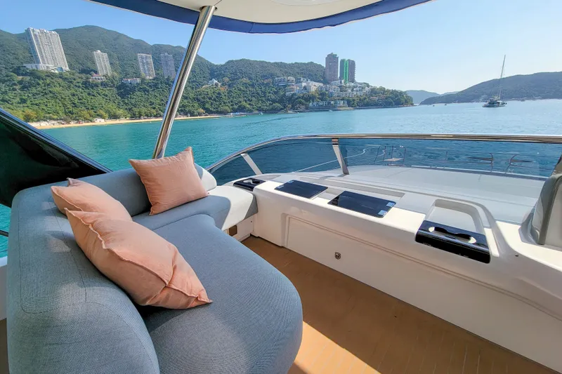  Yacht Photos Pics Lagoon Sixty 7 - Flybridge