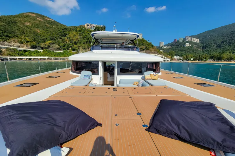  Yacht Photos Pics Lagoon Sixty 7 - Forward Cockpit