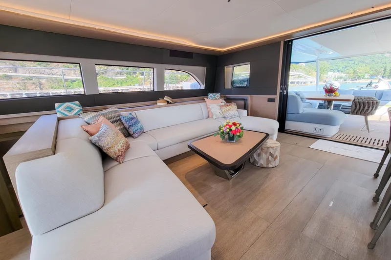  Yacht Photos Pics Lagoon Sixty 7 - Cockpit