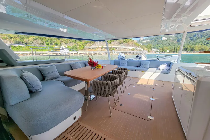  Yacht Photos Pics Lagoon Sixty 7 - Aft Cockpit