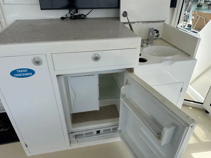 Jefferson Rivanna 50 Sdmy Yacht Photos Pics 