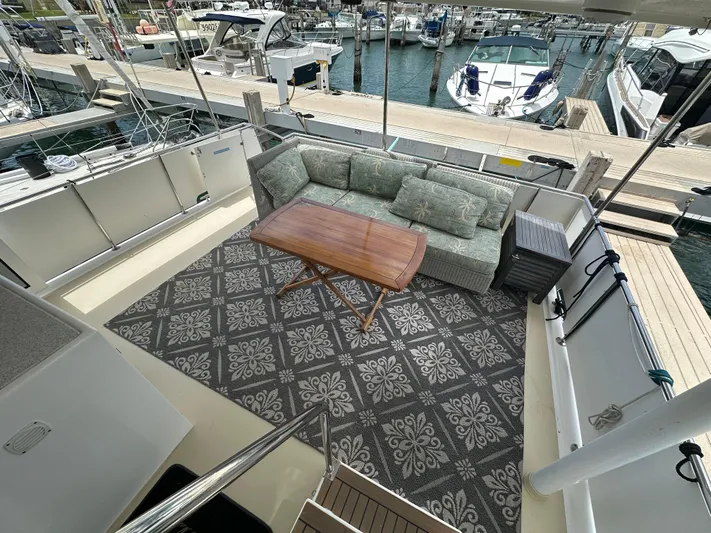 Jefferson Rivanna 50 Sdmy Yacht Photos Pics 