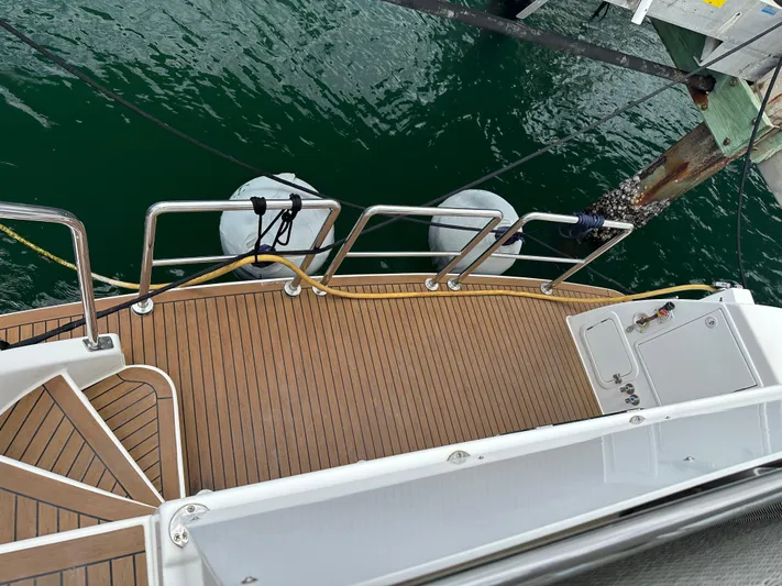 Jefferson Rivanna 50 Sdmy Yacht Photos Pics 