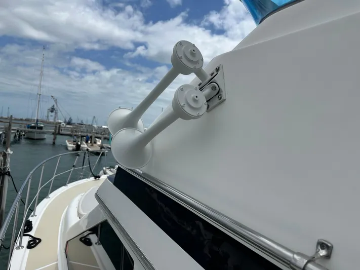 Jefferson Rivanna 50 Sdmy Yacht Photos Pics 