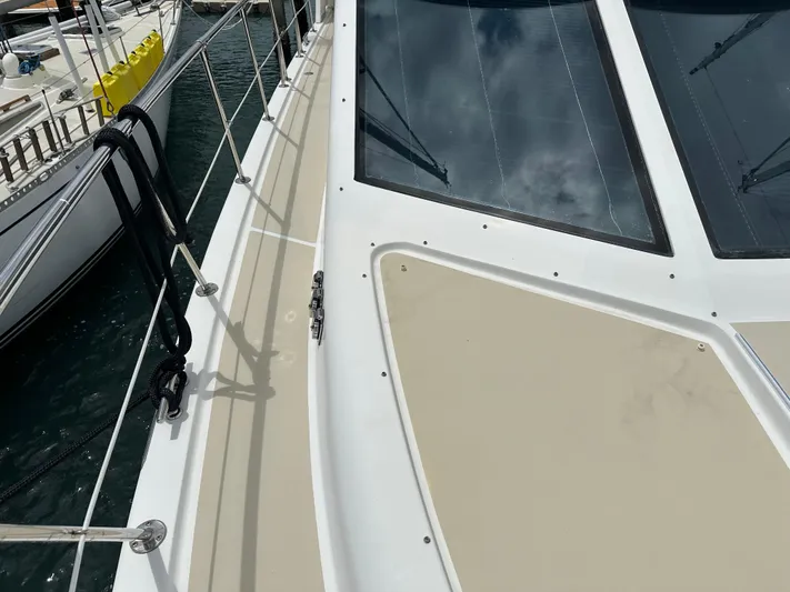 Jefferson Rivanna 50 Sdmy Yacht Photos Pics 