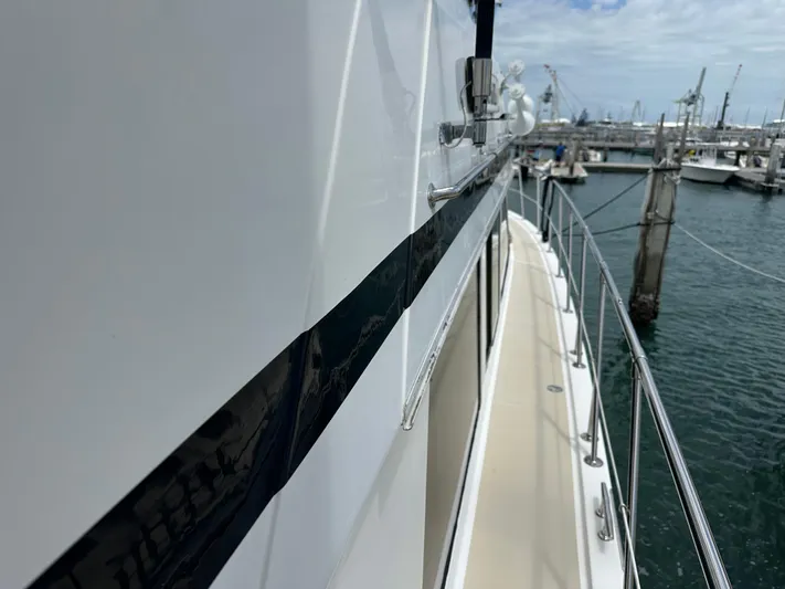 Jefferson Rivanna 50 Sdmy Yacht Photos Pics 