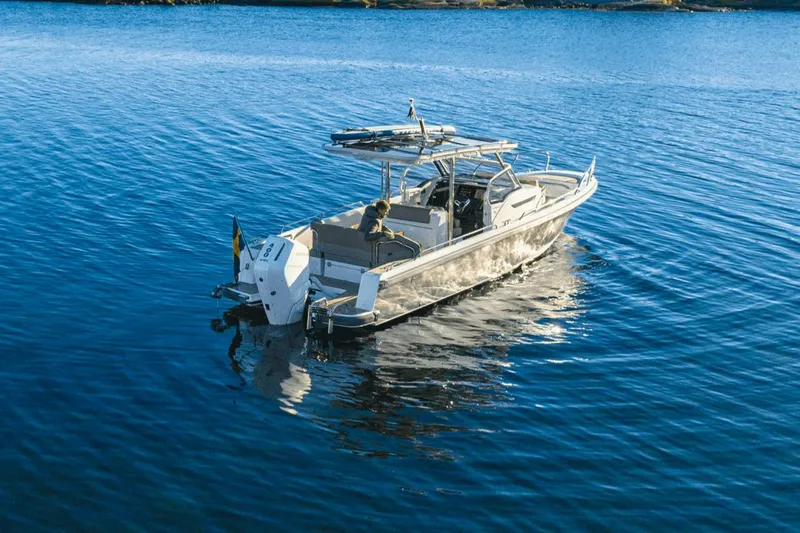  Yacht Photos Pics Manufacturer Provided Image