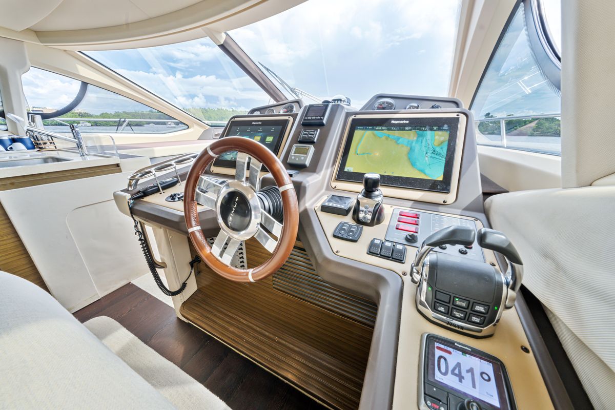 2015 Azimut 54 