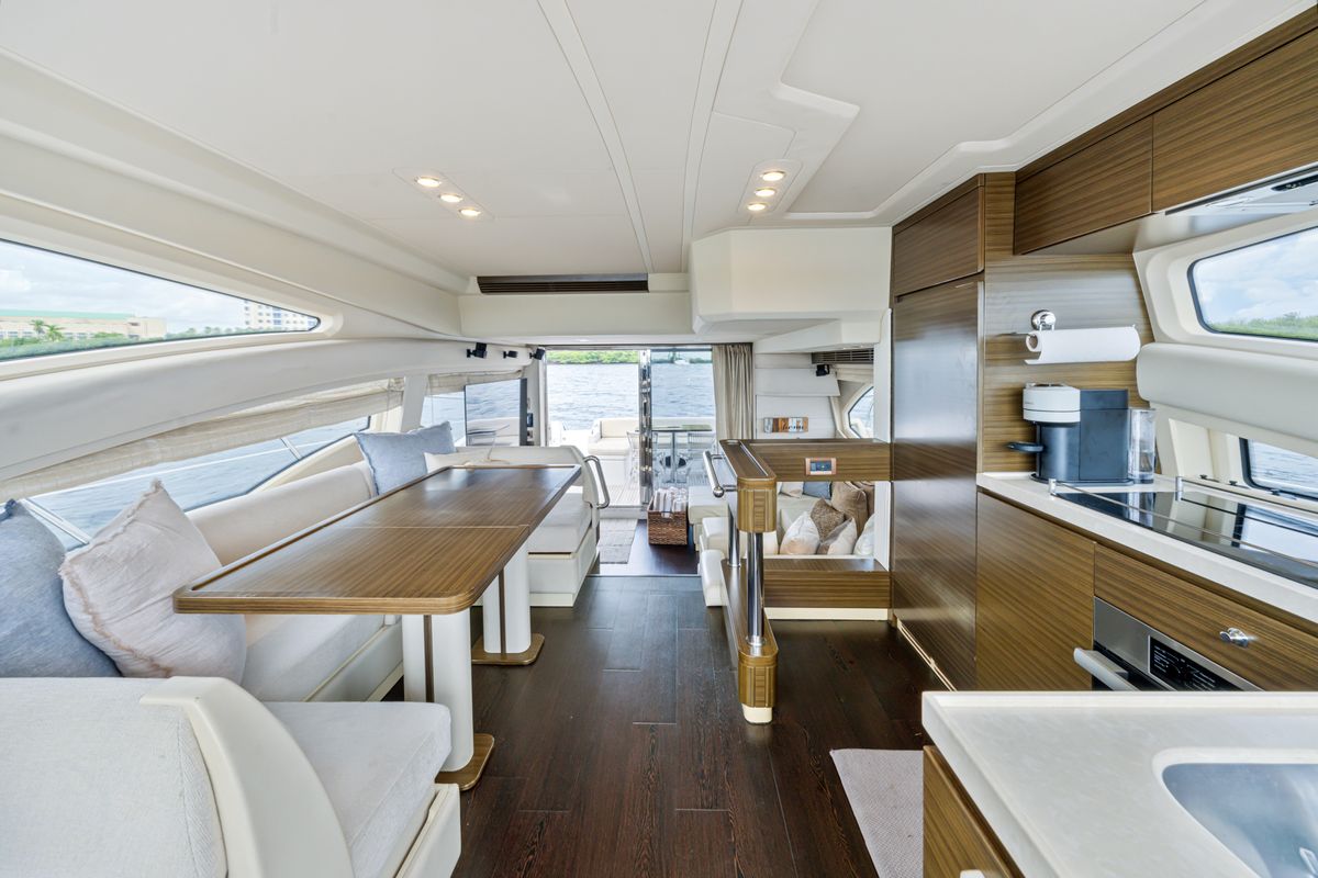 2015 Azimut 54 