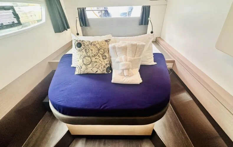 Time Thief Yacht Photos Pics 