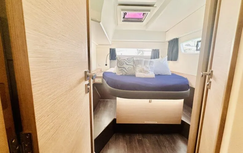 Time Thief Yacht Photos Pics 