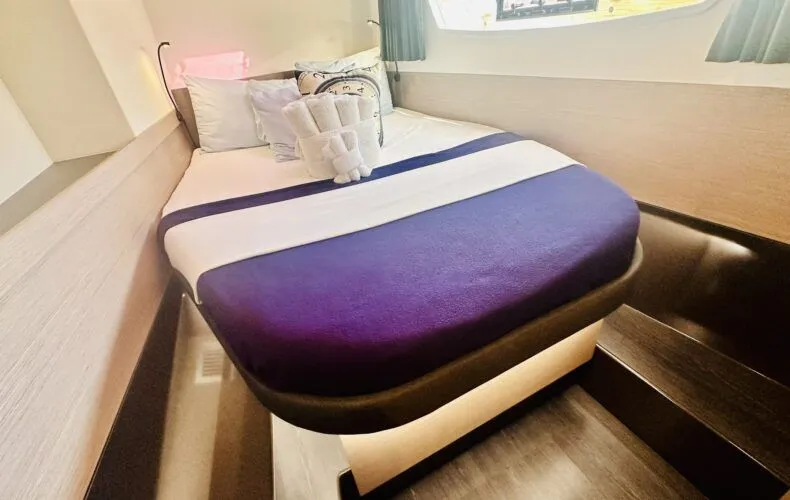 Time Thief Yacht Photos Pics 