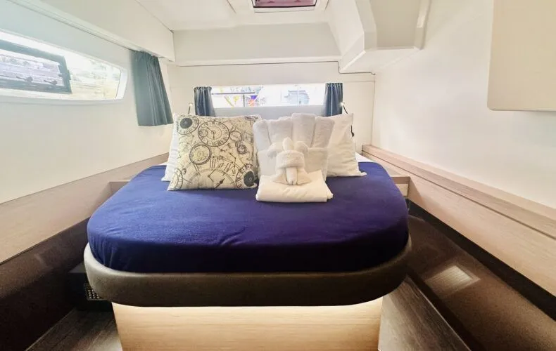 Time Thief Yacht Photos Pics 