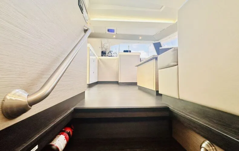 Time Thief Yacht Photos Pics 