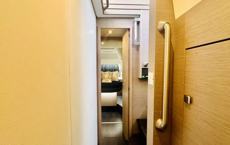 Time Thief Yacht Photos Pics 