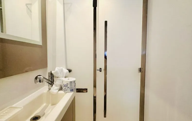 Time Thief Yacht Photos Pics 