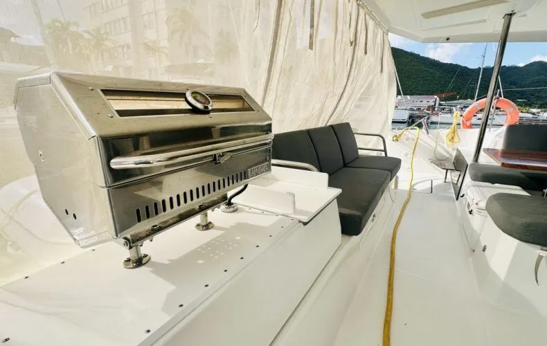 Time Thief Yacht Photos Pics 