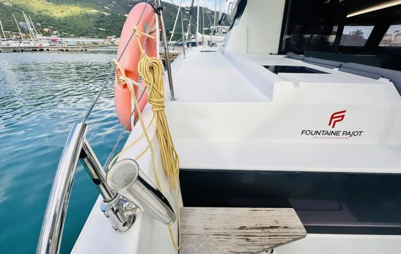 Time Thief Yacht Photos Pics 